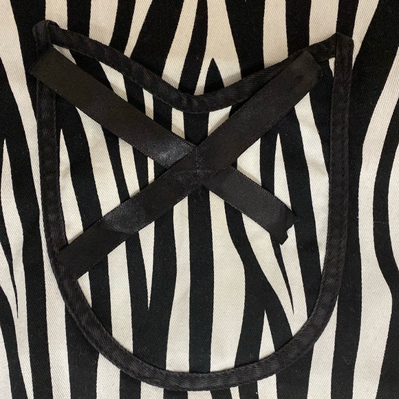 Gourmet Club Zebra pattern Kitchen Apron with “Claudine” engraved - Picture 4 of 8